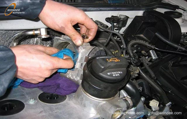 Throttle cleaning (3)