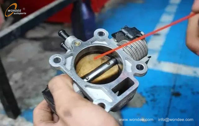 Throttle cleaning (4)