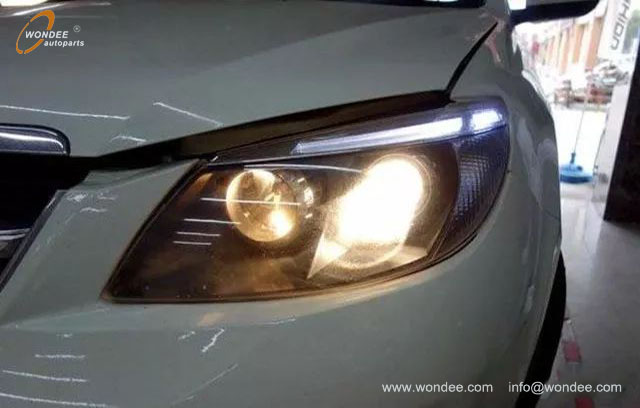 brake lights and low beam lights (1)
