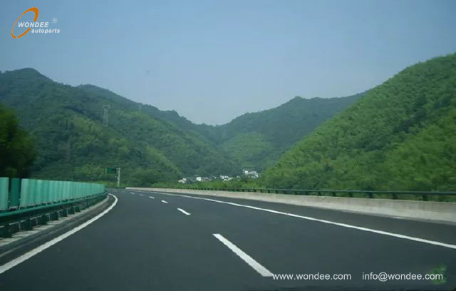 dangerous places on the highway (3)