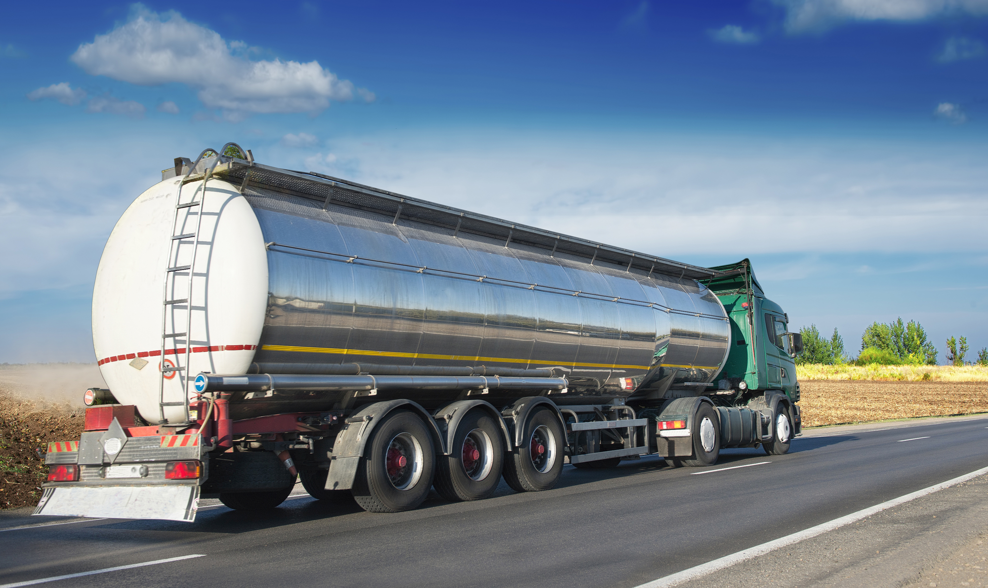 How Much Gas Does a Tanker Truck Hold? Capacity Explained